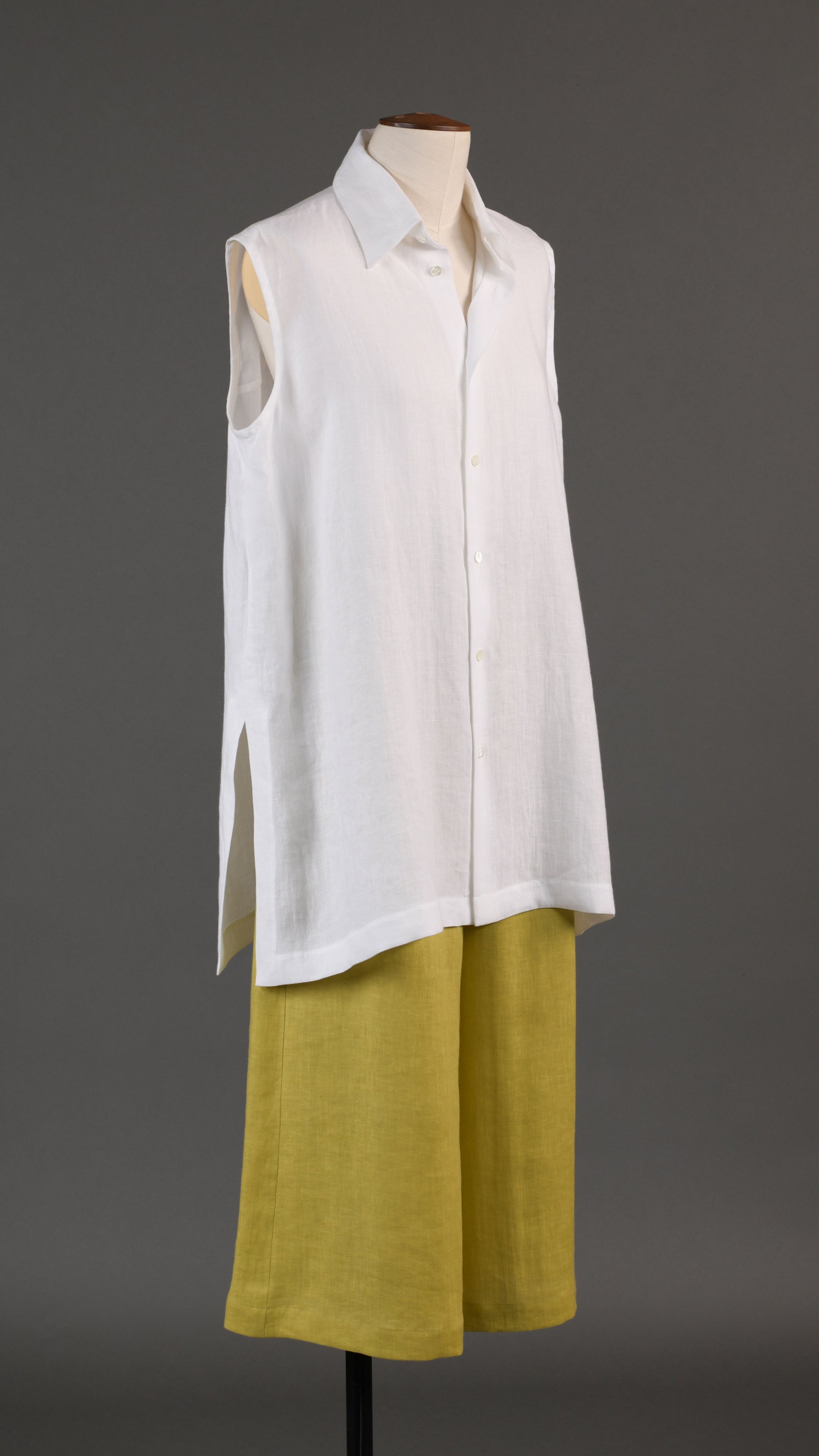 slim a-line sleeveless shirt with collar and side slit detail - long in white