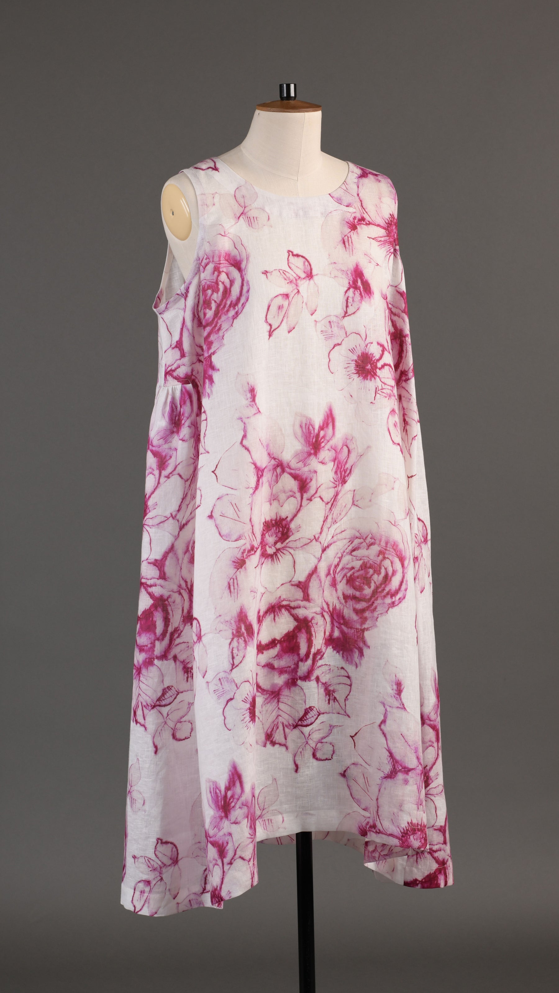 3/4 length side pleated sleeveless dress in magenta