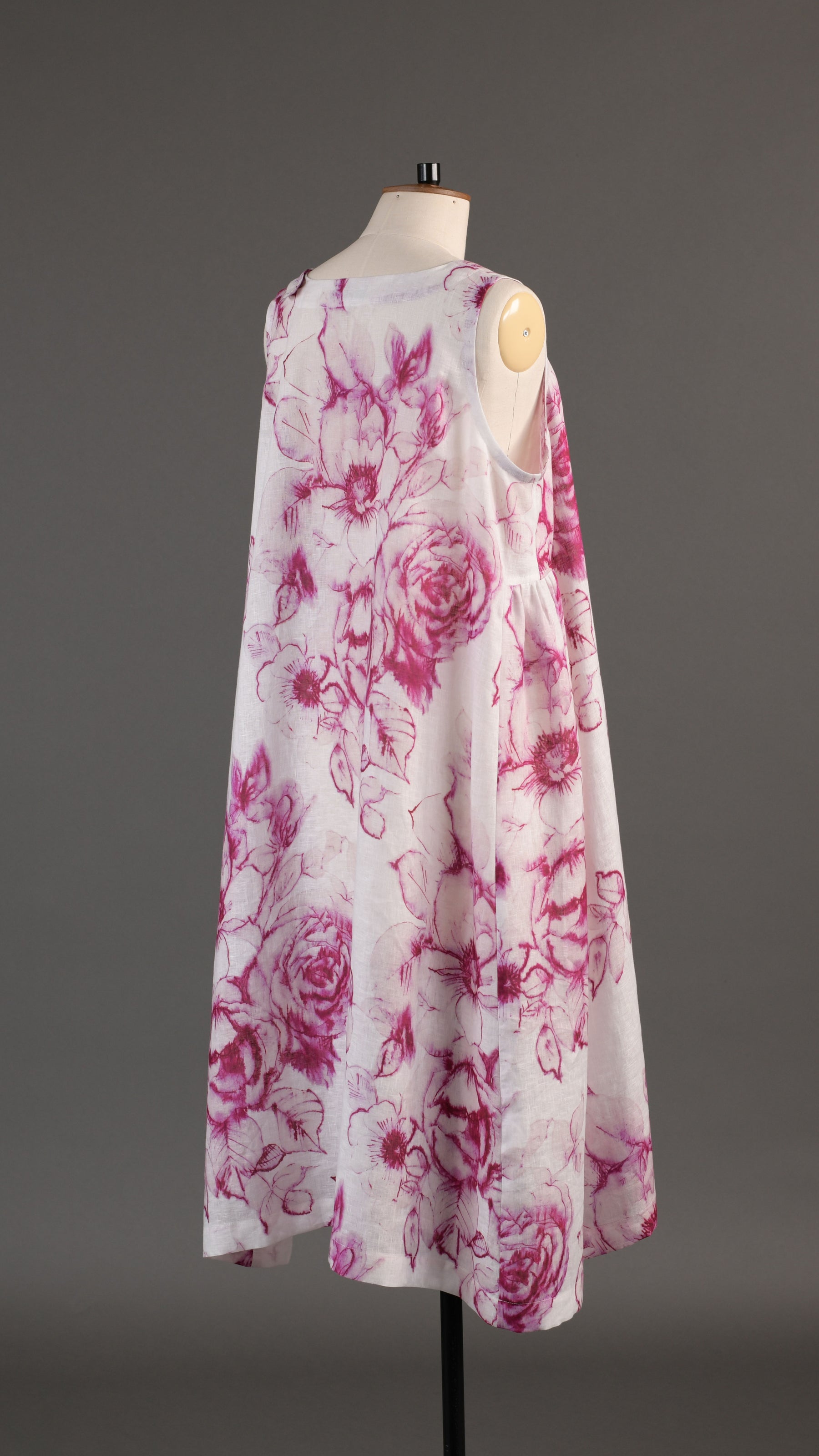 3/4 length side pleated sleeveless dress in magenta