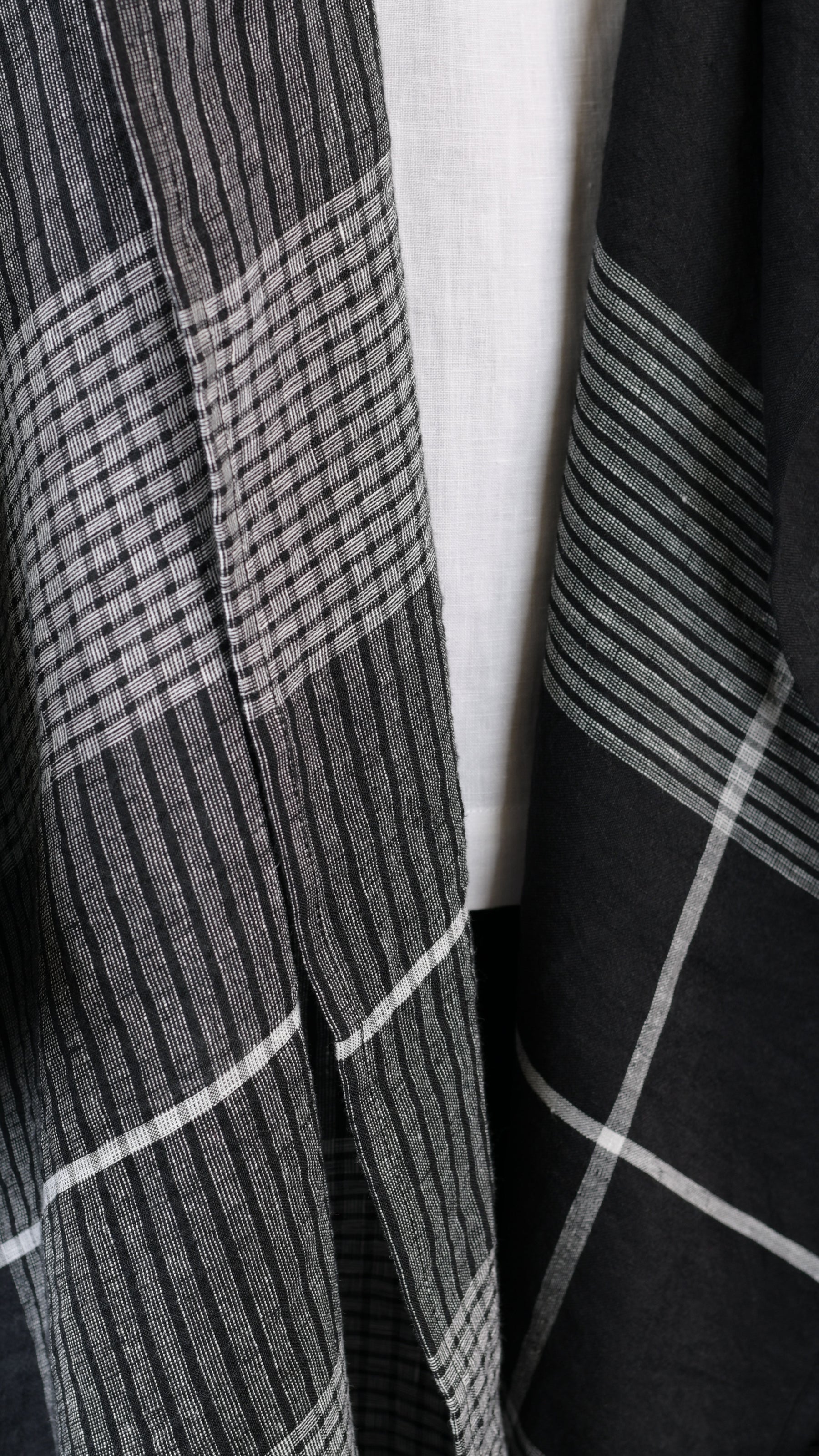 wide jacket coat - very long with slits in black