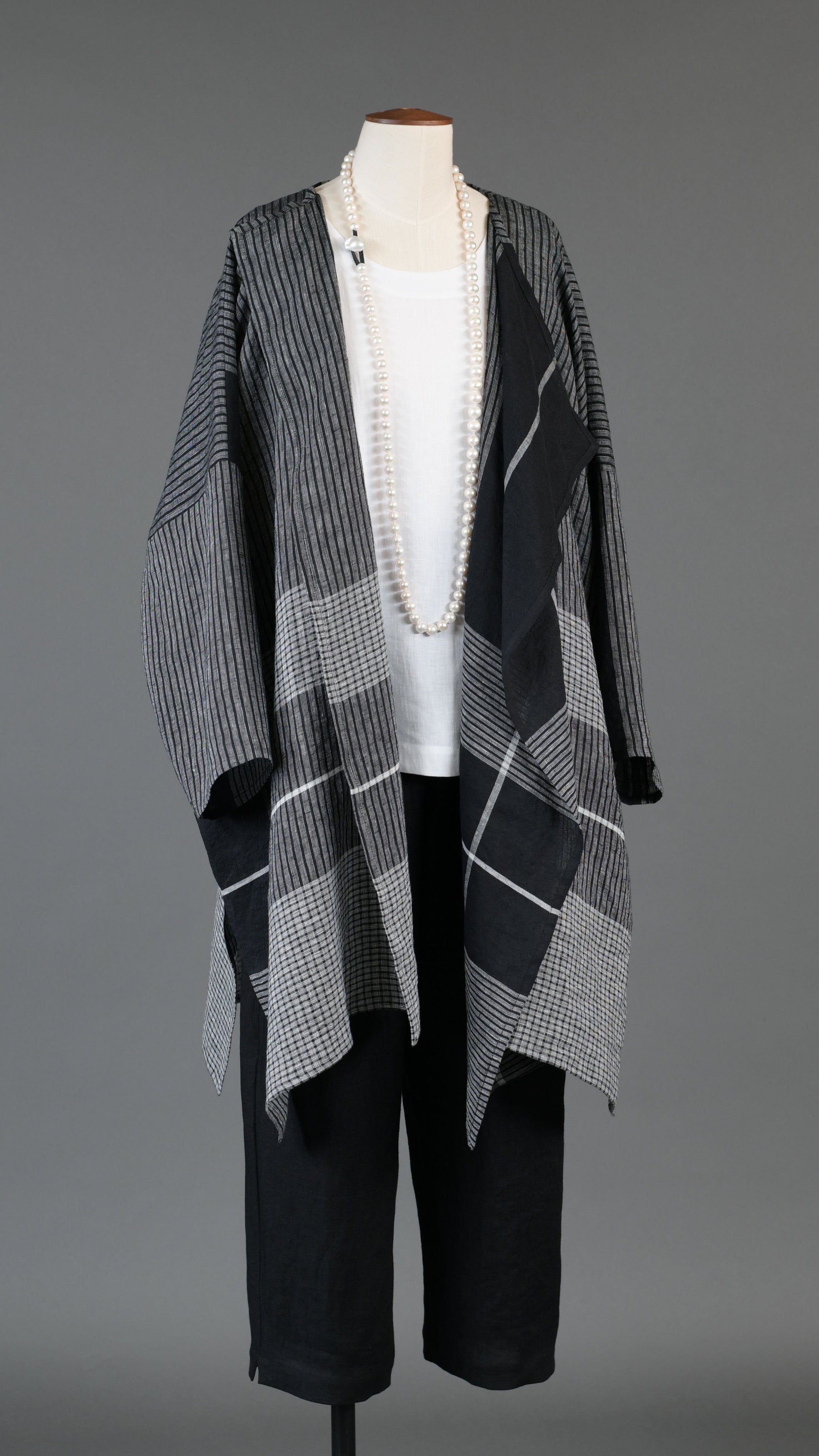 wide jacket coat - very long with slits in black