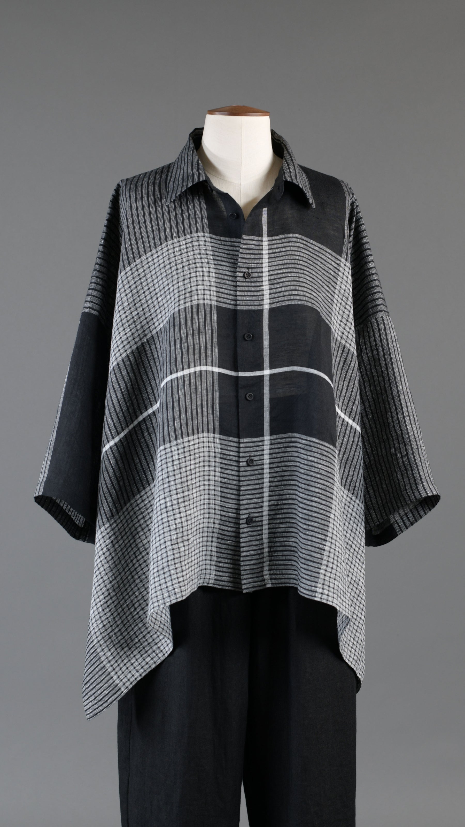 dps short sleeve shirt with collar - mid plus in black