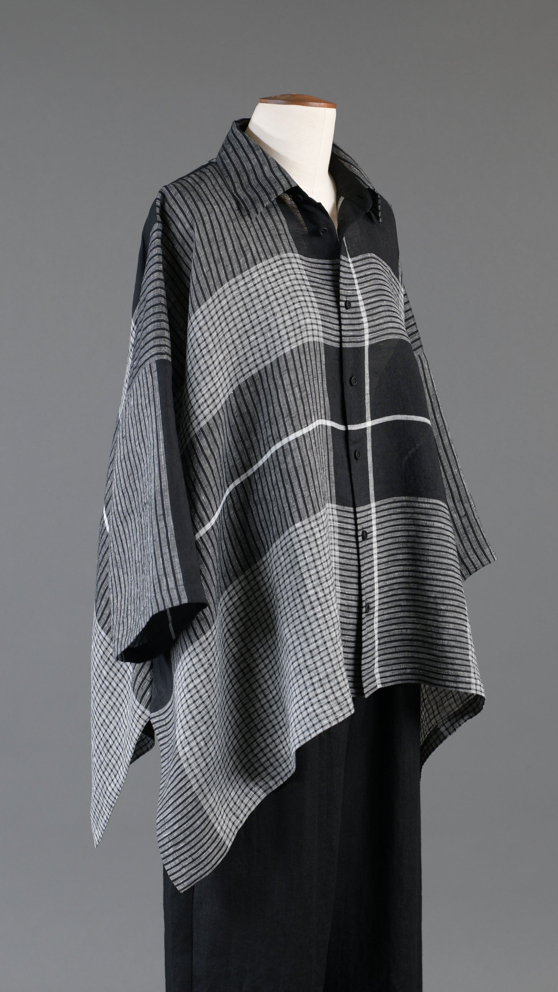 dps short sleeve shirt with collar - mid plus in black