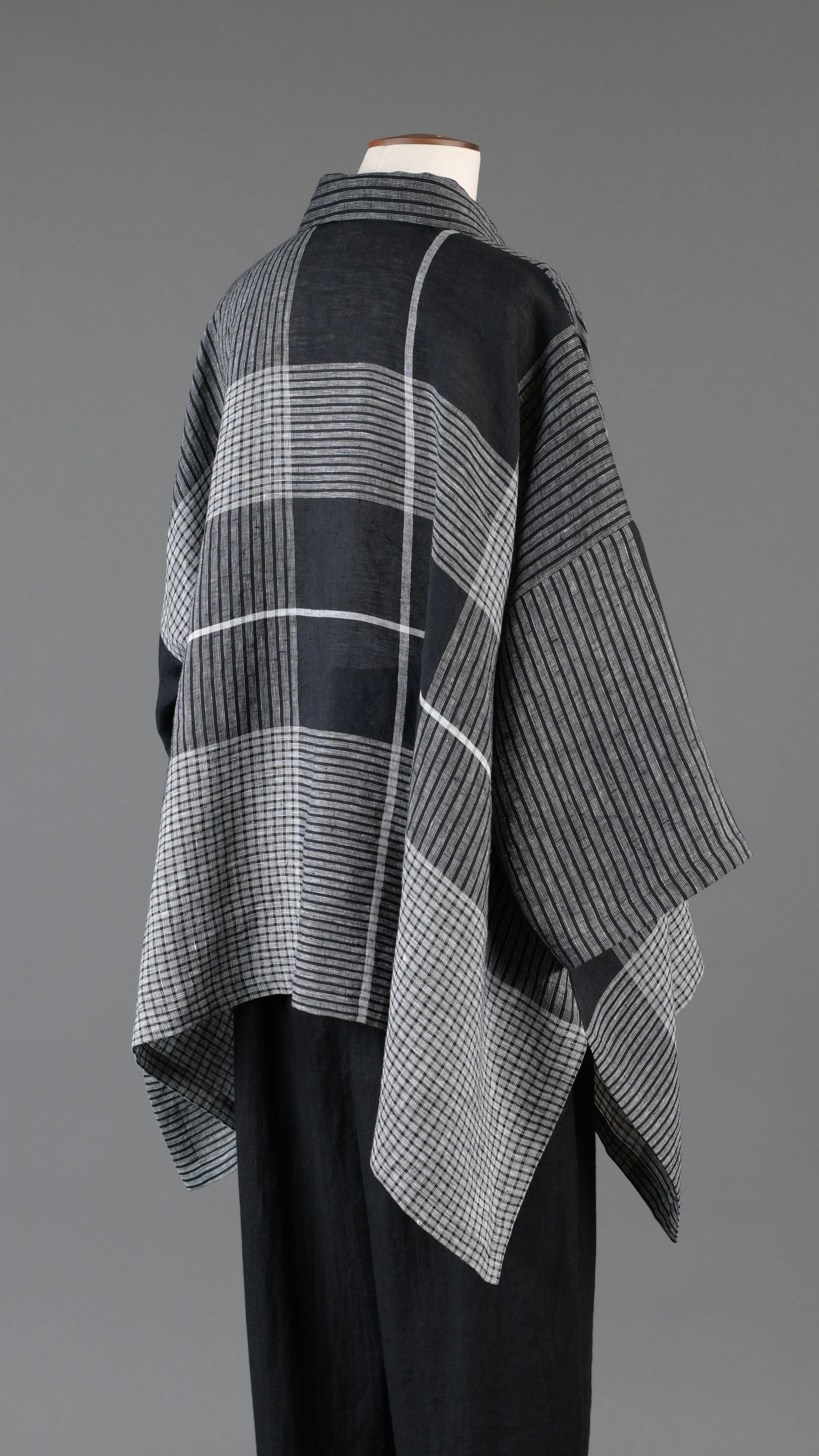 dps short sleeve shirt with collar - mid plus in black